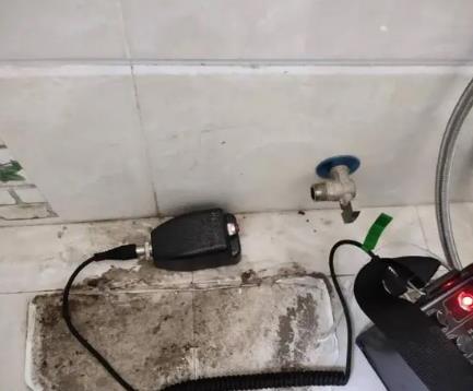 西宁市屋顶漏水维修公司分享下卫生间漏水的危害及解决方法